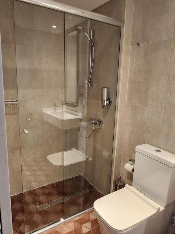 HABITACION CAMA INDIVIDUAL CON BAÑO PROPIO