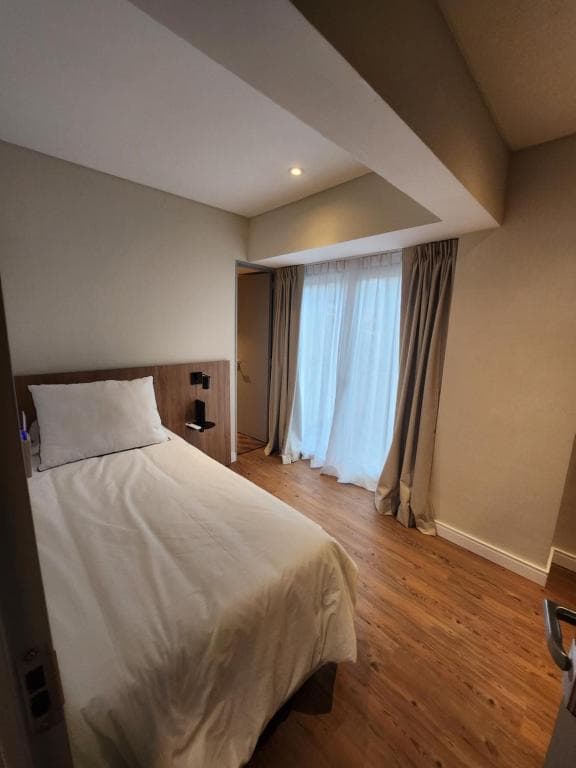 HABITACION CAMA INDIVIDUAL CON BAÑO PROPIO