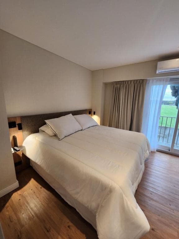 HABITACION CAMA KING CON BAÑO PROPIO