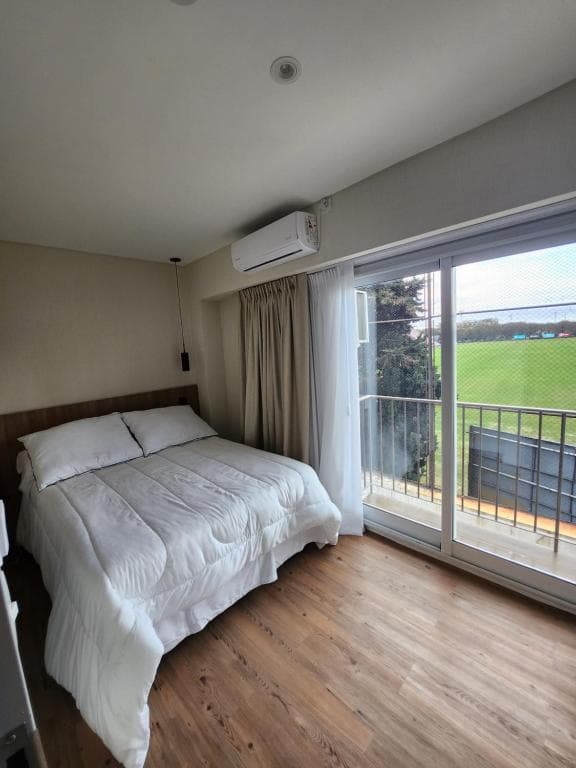 HABITACION CAMA QUEEN CON BAÑO PROPIO