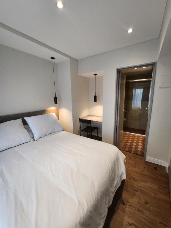 HABITACION CAMA QUEEN CON BAÑO PROPIO