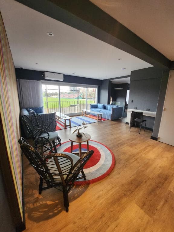 HABITACION KING CON VISTA AL CAMPO DE POLO CON BAÑO PROPIO