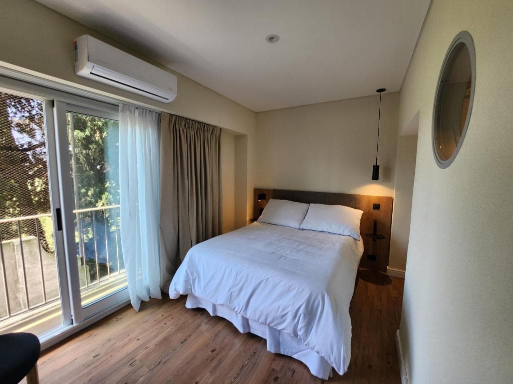 HABITACION KING CON VISTA AL CAMPO DE POLO CON BAÑO PROPIO